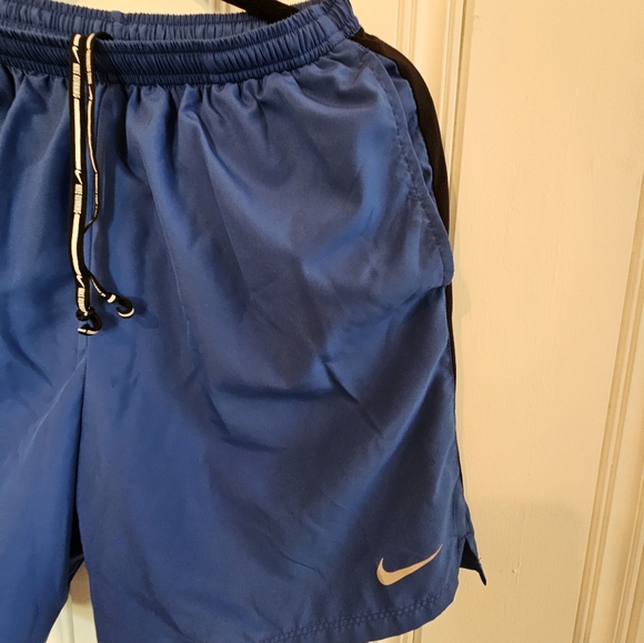 Used Medium Men's Blue Nike Dri-Fit Shorts - Picture 8 of 16